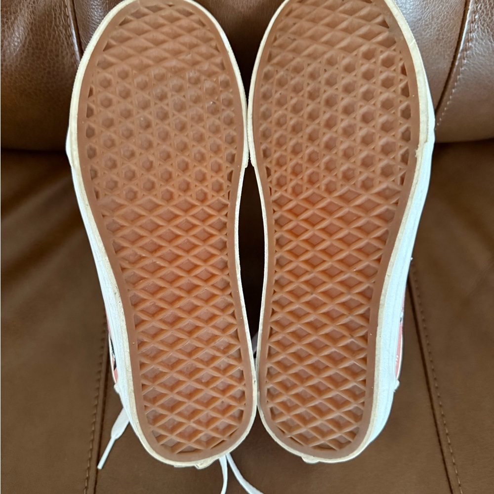 Vans Cream and Pink Sneakers Classic Style - Picture 8 of 9